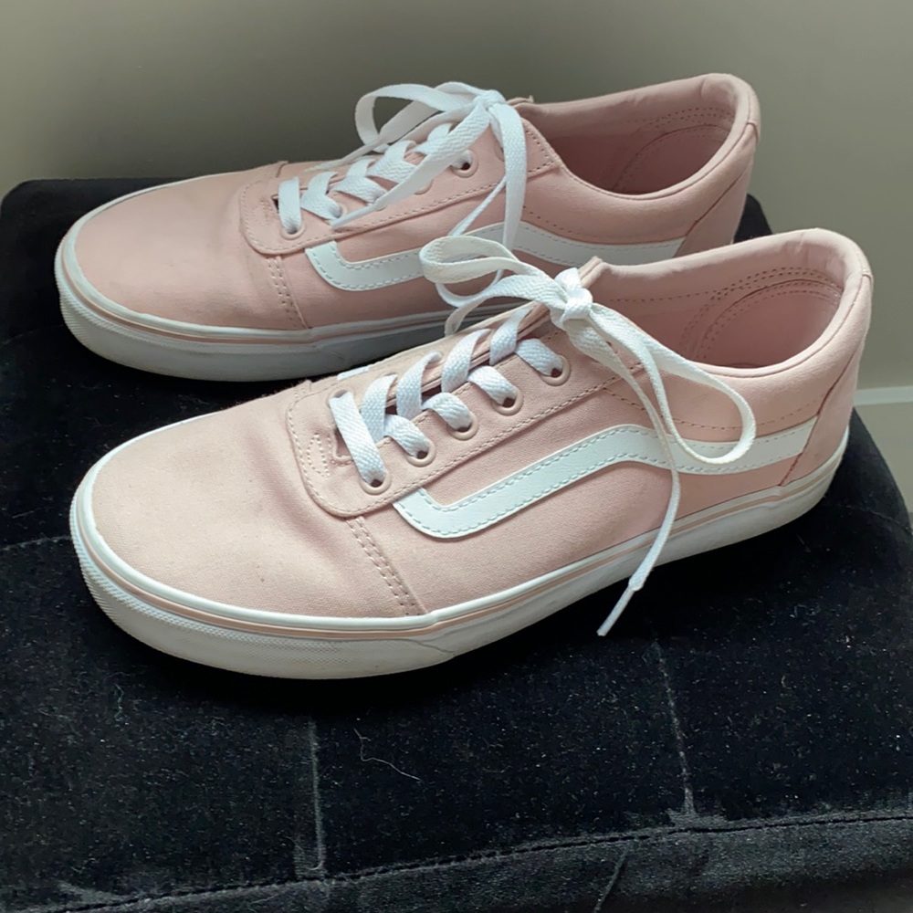 Vans shoes with laces